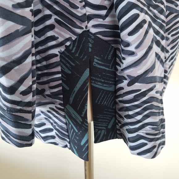 Soft Surroundings Faux Wrap Blue Abstract Print Top, M - Picture 6 of 10